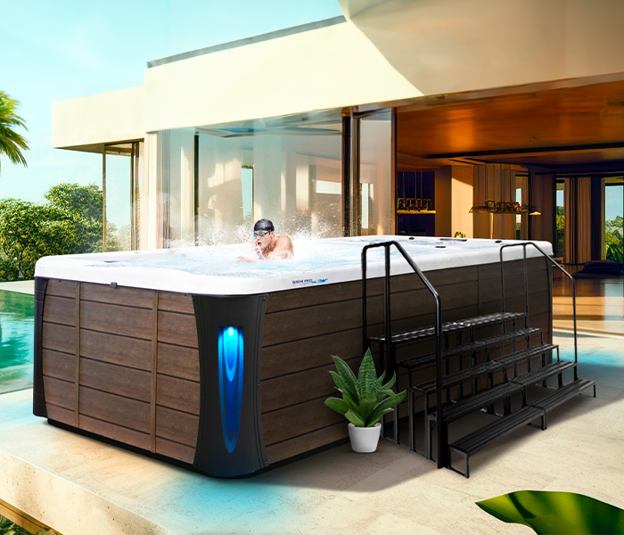 Calspas hot tub being used in a family setting - Córdoba